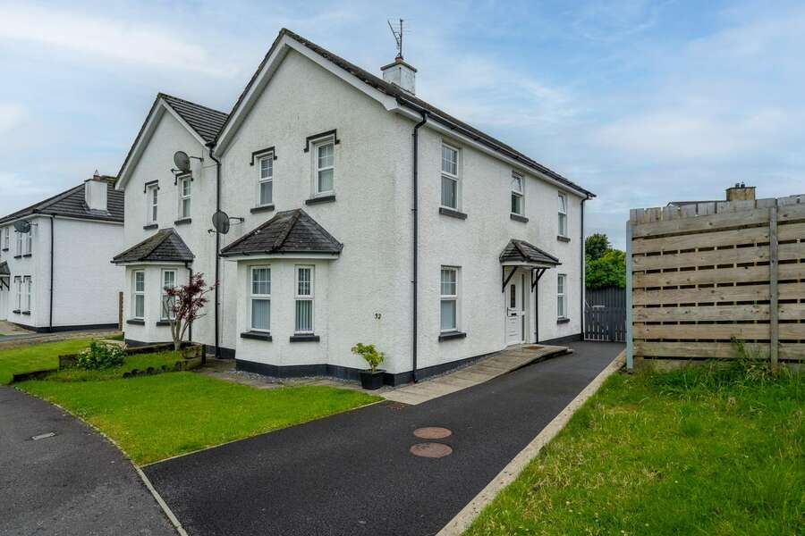 32 Elm Wood Green