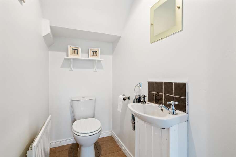 32 Elm Wood Green