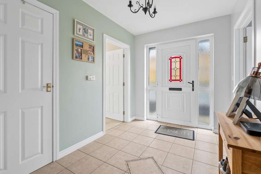 32 Elm Wood Green