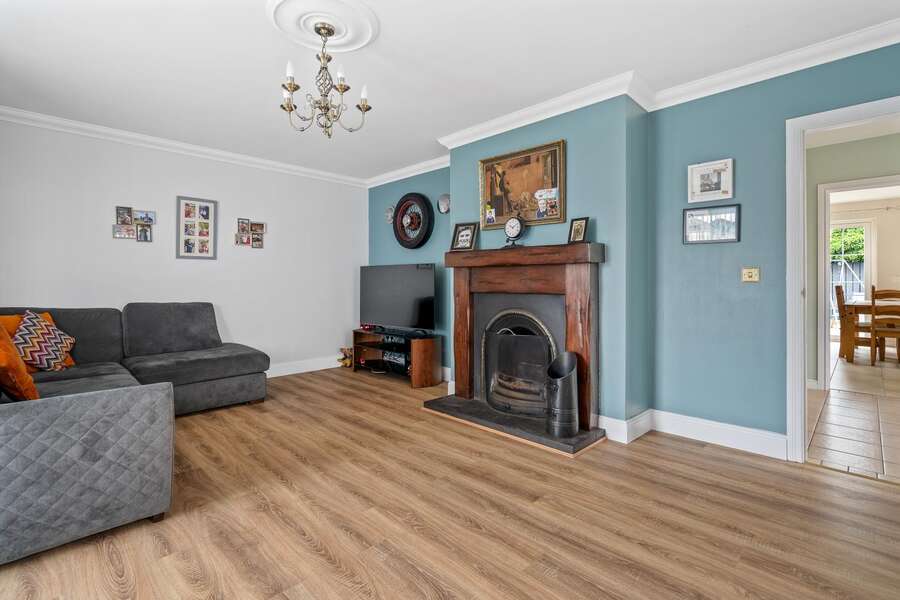 32 Elm Wood Green