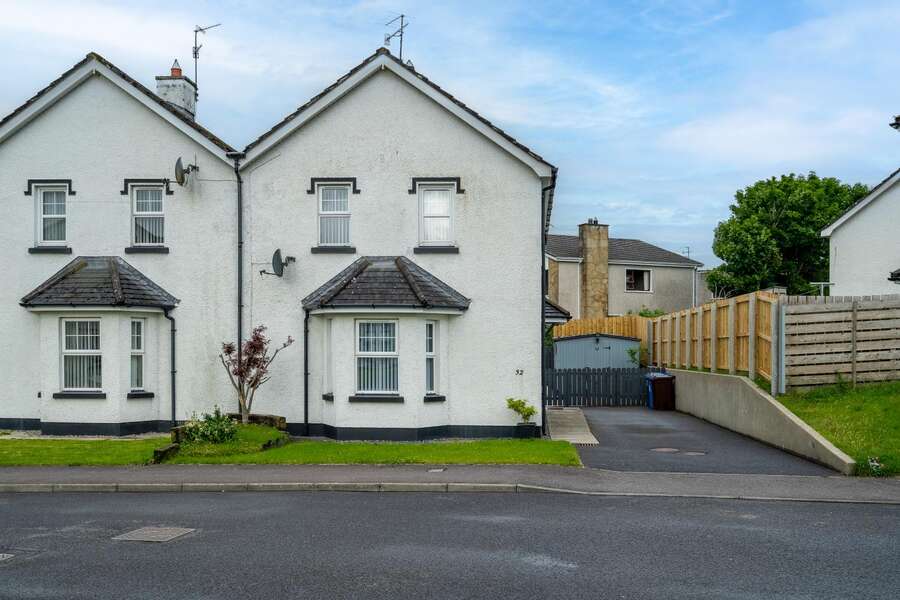 32 Elm Wood Green