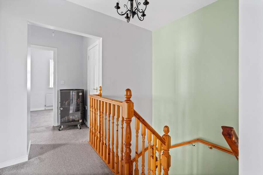32 Elm Wood Green
