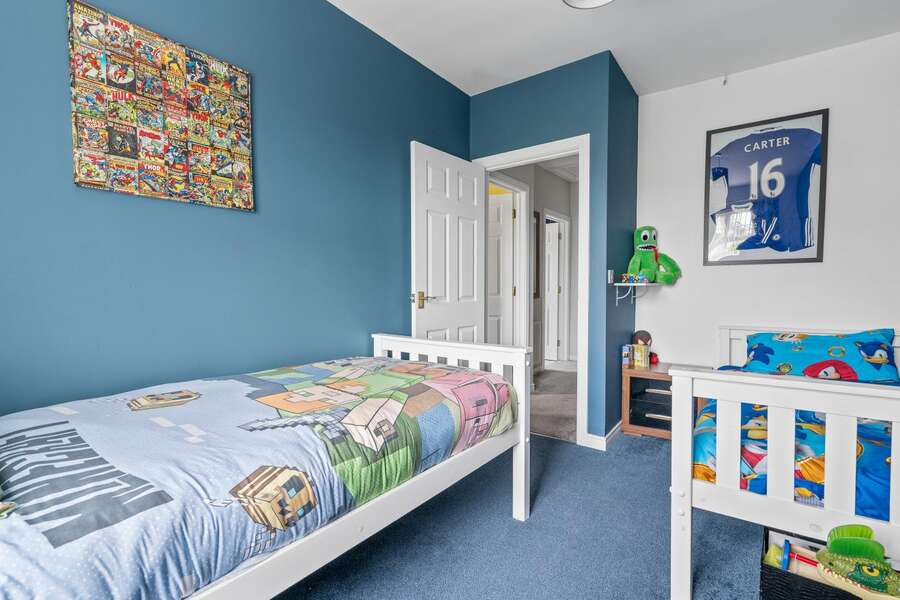 32 Elm Wood Green