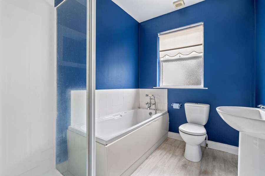 32 Elm Wood Green
