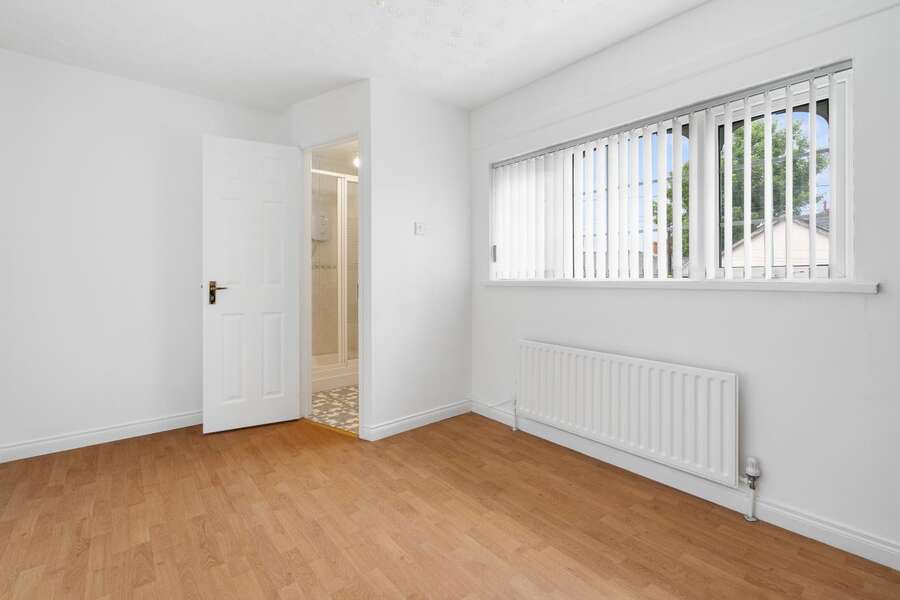 25 Melmount Villas