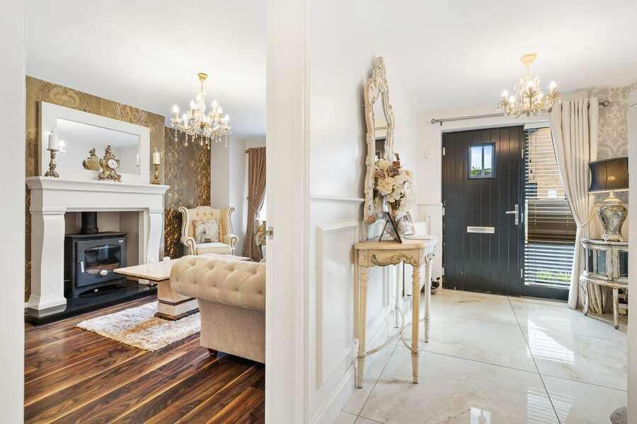 28 Glenview Manor