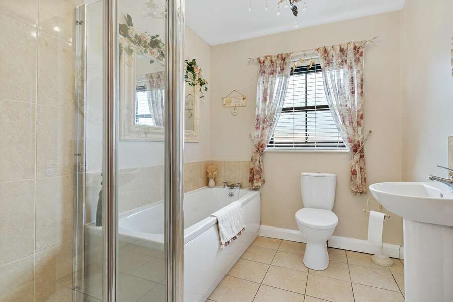 28 Glenview Manor