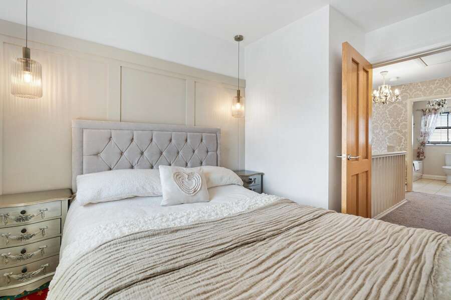 28 Glenview Manor