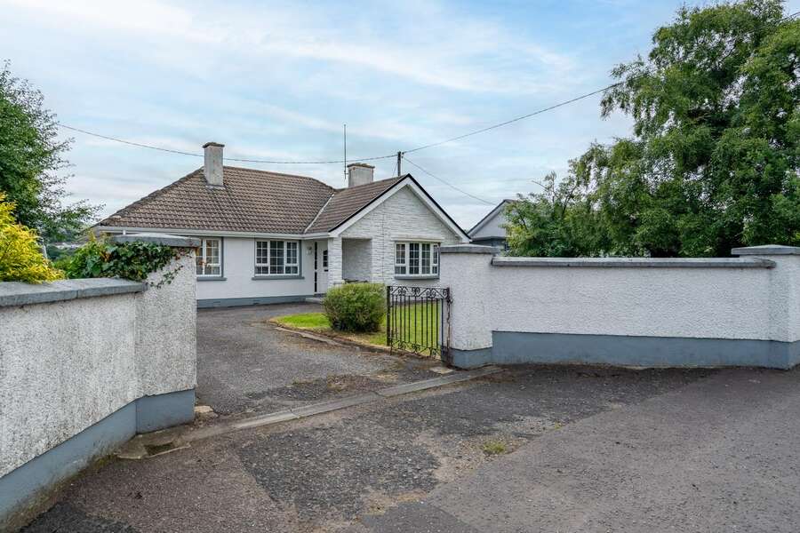 64 Ballycolman Avenue