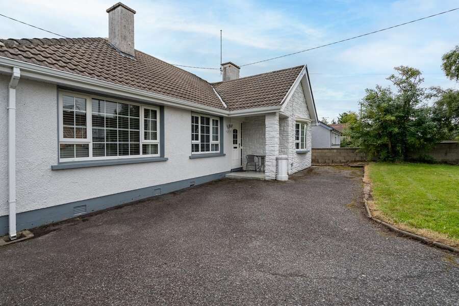 64 Ballycolman Avenue