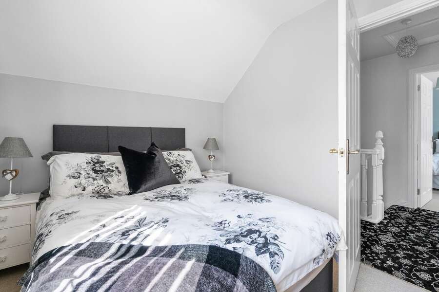 10 Ballee Grove