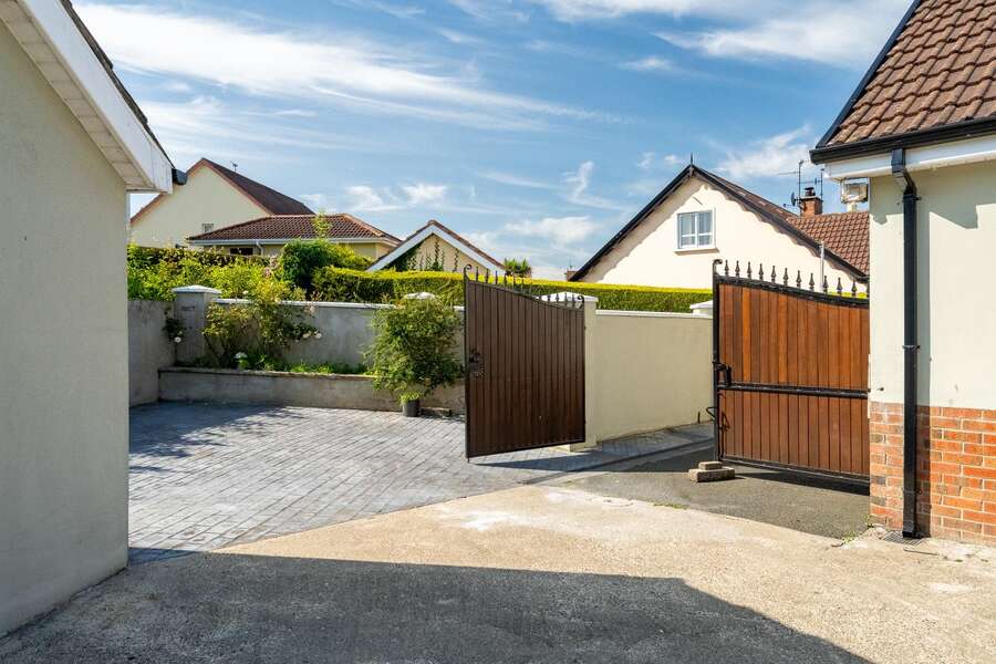 10 Ballee Grove