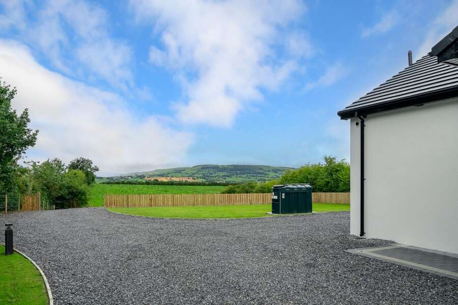 15 Killyclooney Road