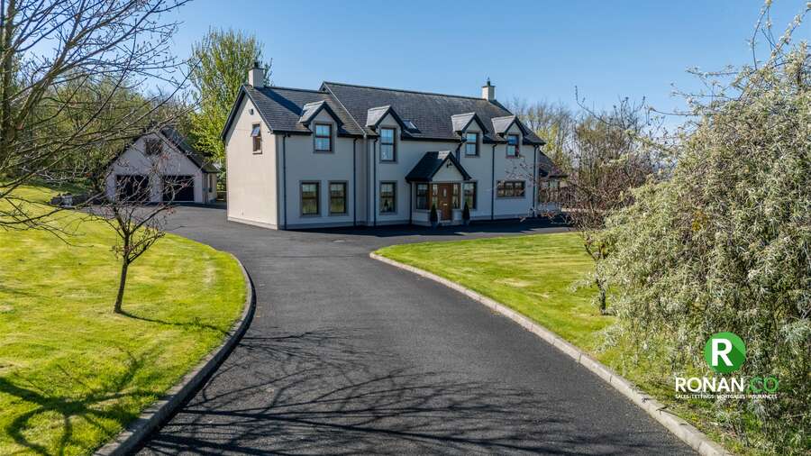 17 Carrigullin Road, Strabane, BT82 8PA