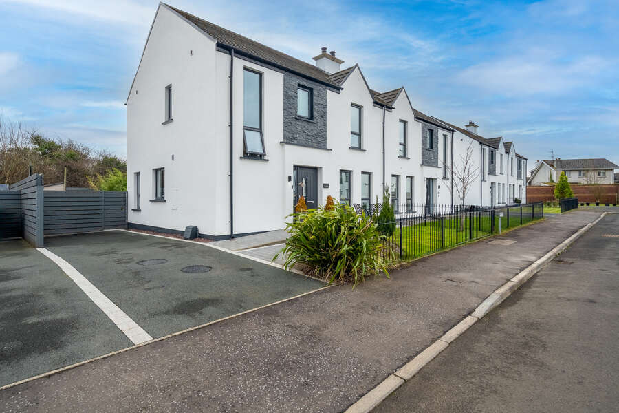 12 Mourne Manor