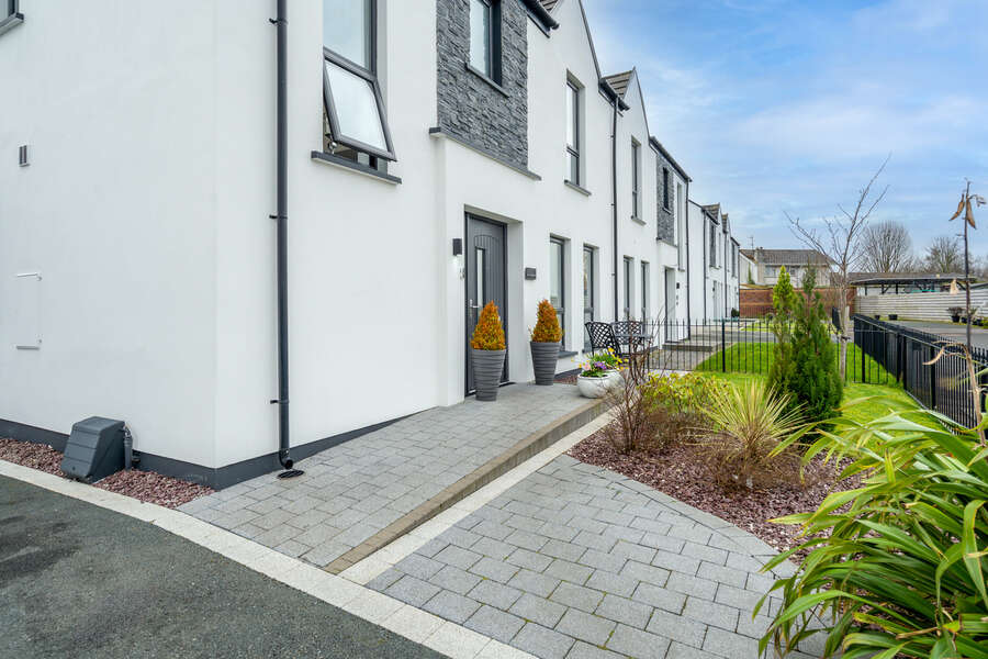 12 Mourne Manor