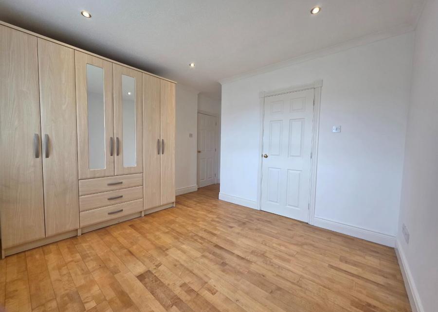 3 Leyland Avenue