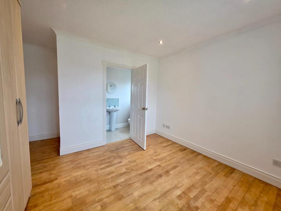 3 Leyland Avenue