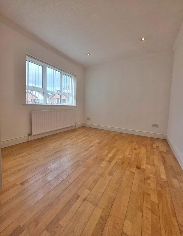 3 Leyland Avenue