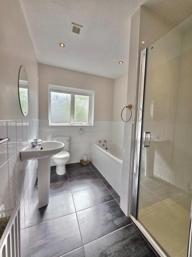 3 Leyland Avenue