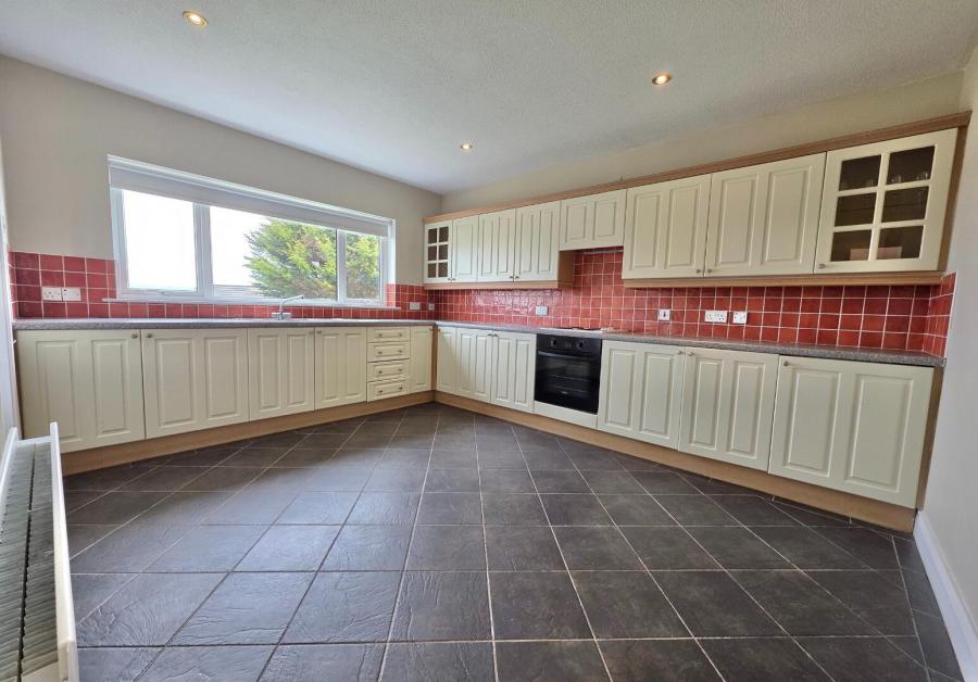 3 Leyland Avenue