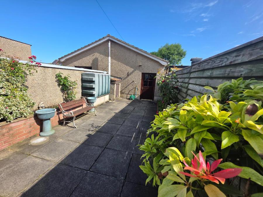 27 Leyland Road