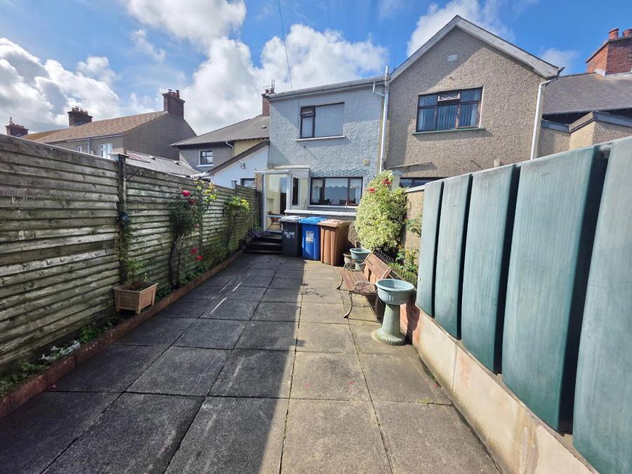 27 Leyland Road