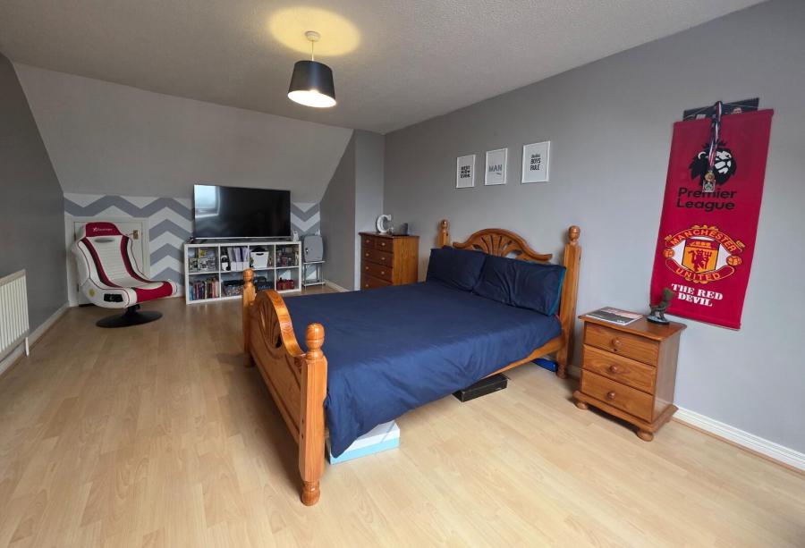 10 Caman Crescent