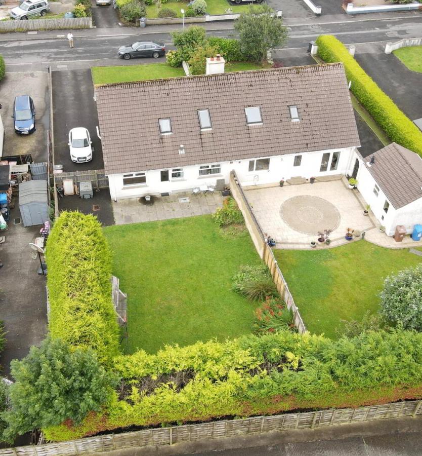 10 Caman Crescent
