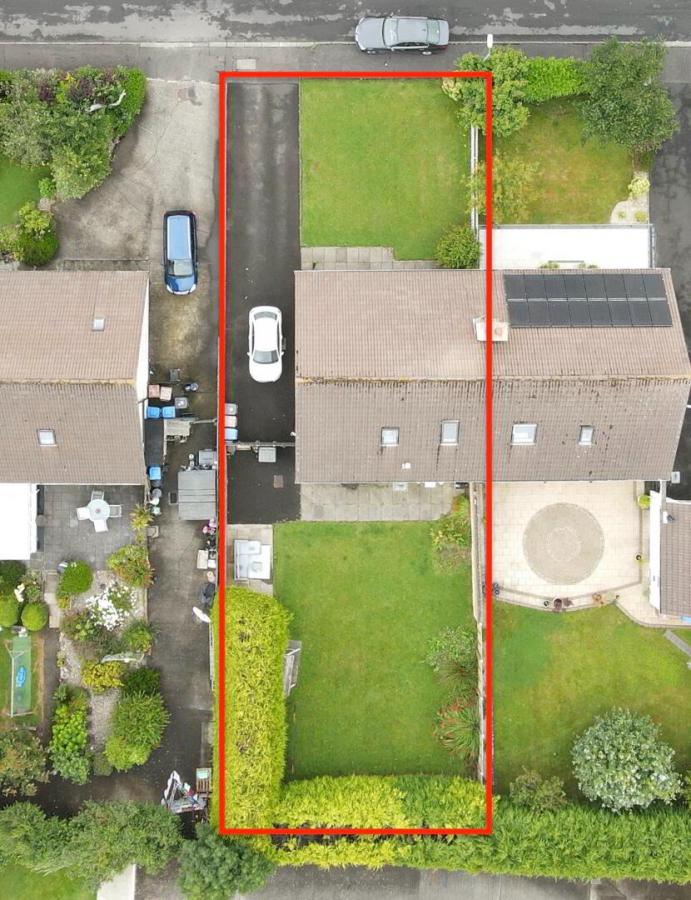 10 Caman Crescent