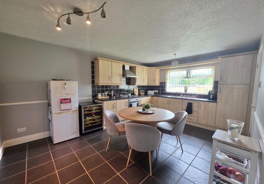 10 Caman Crescent