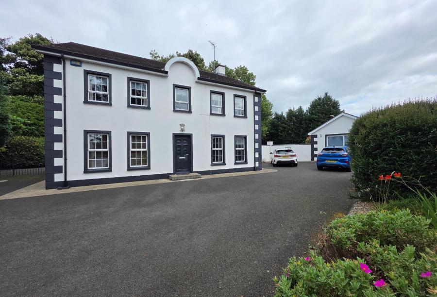 12 Manor Court