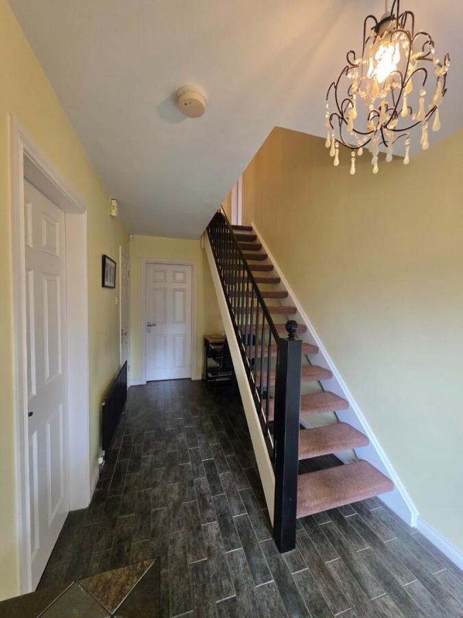 12 Manor Court