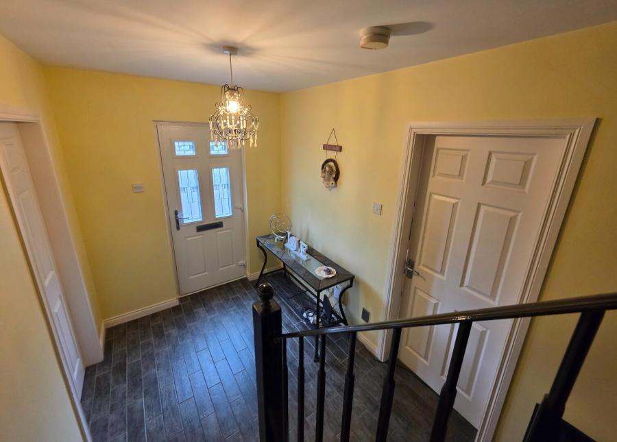 12 Manor Court