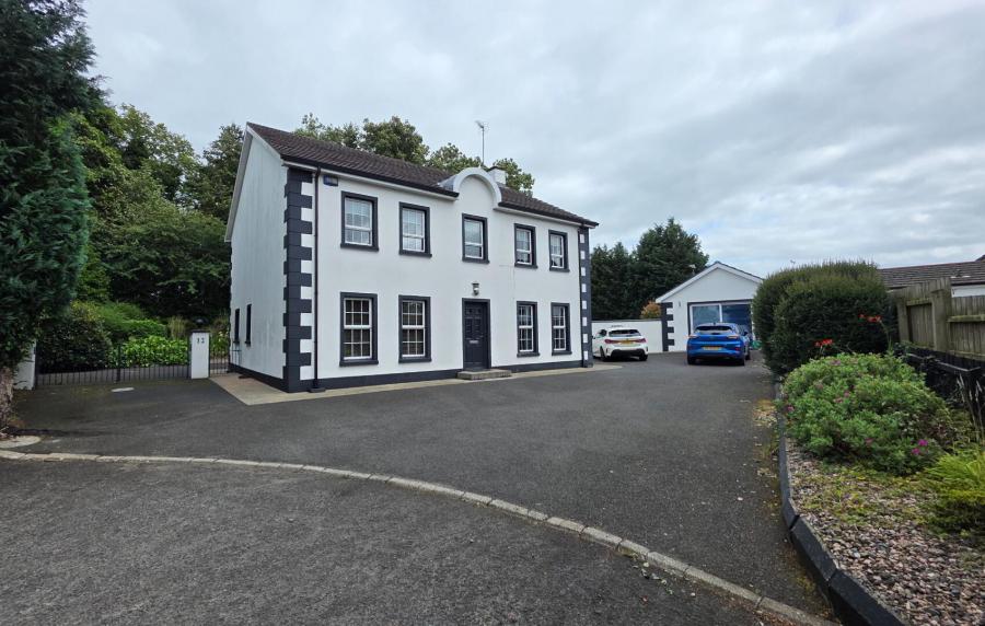 12 Manor Court