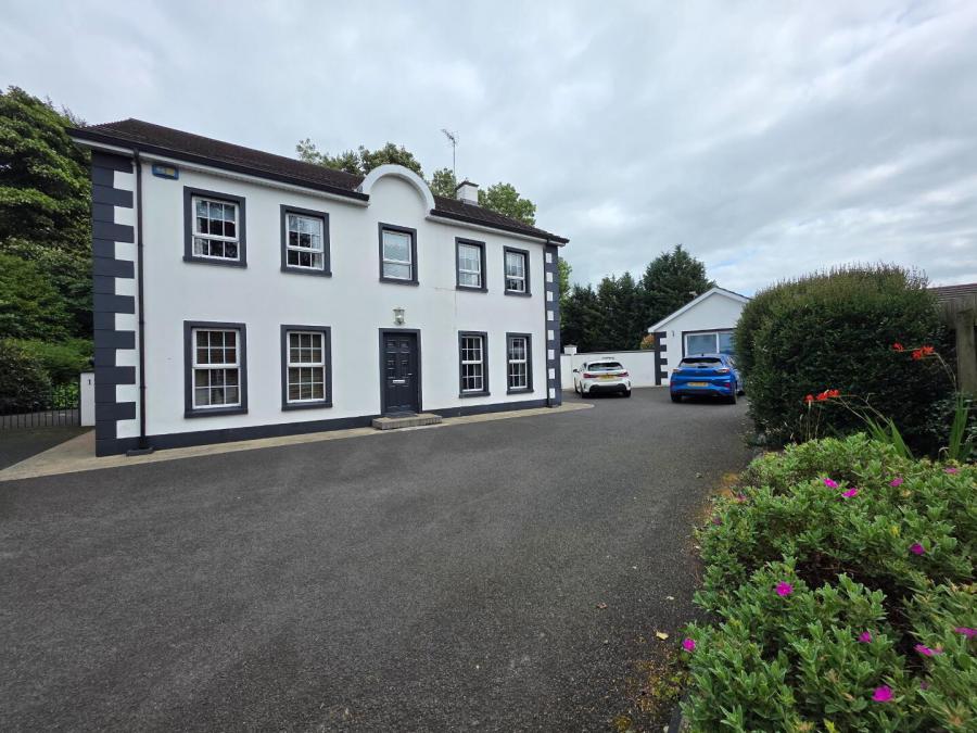 12 Manor Court