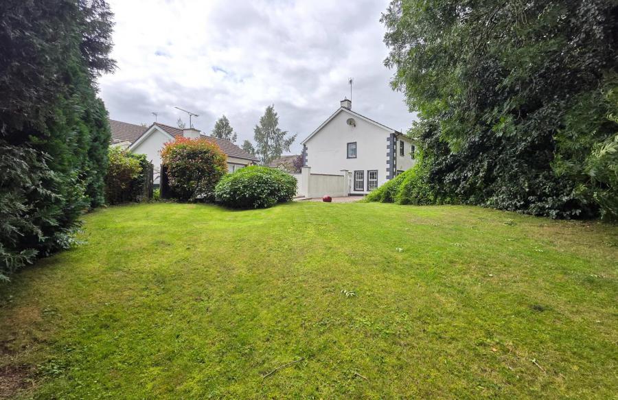 12 Manor Court