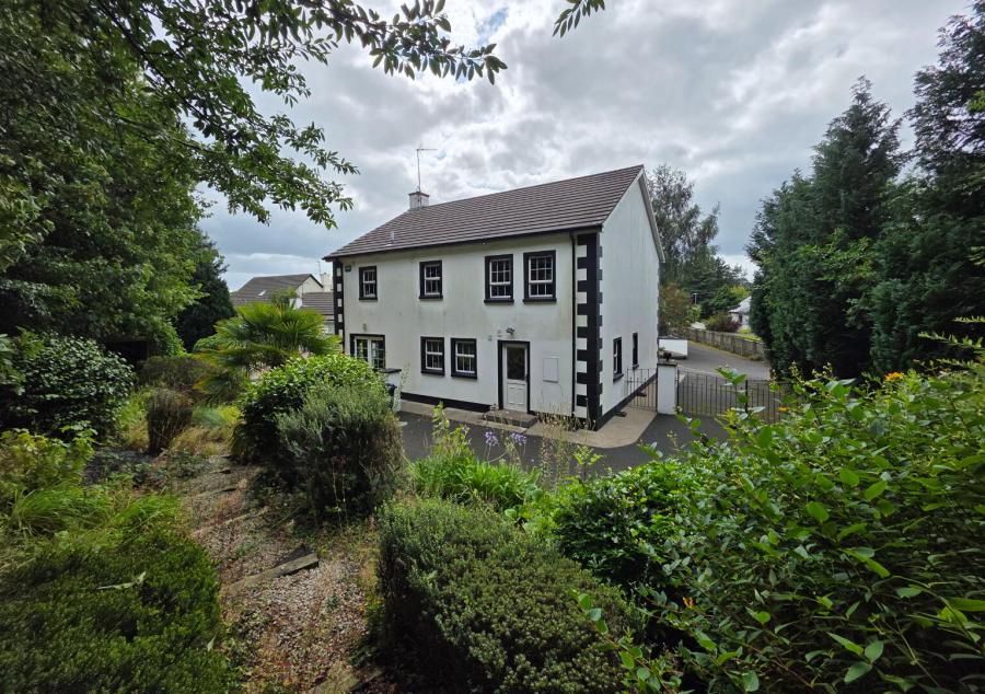 12 Manor Court