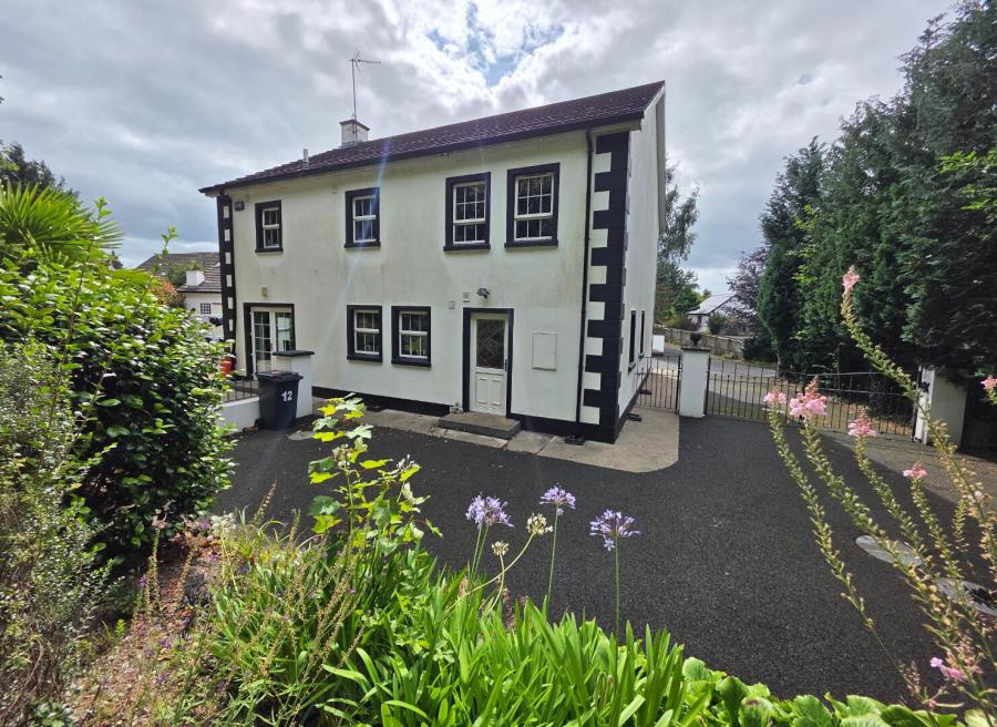 12 Manor Court
