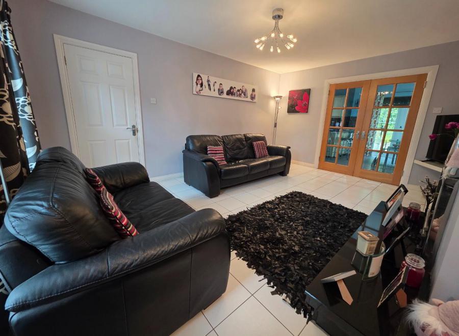 12 Manor Court