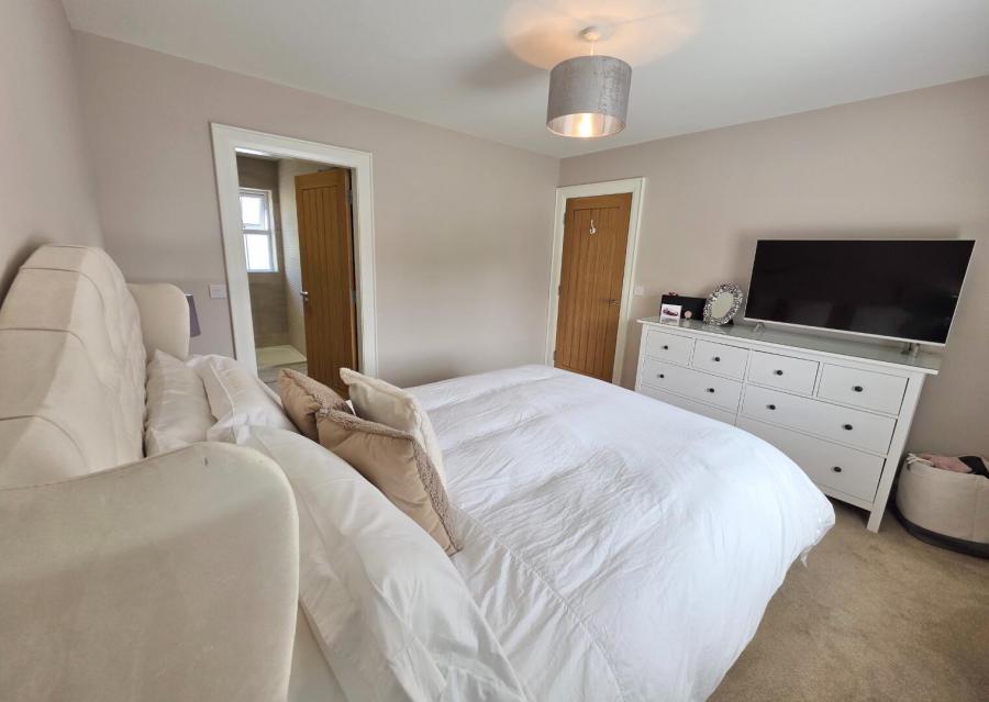 28 The Paddocks