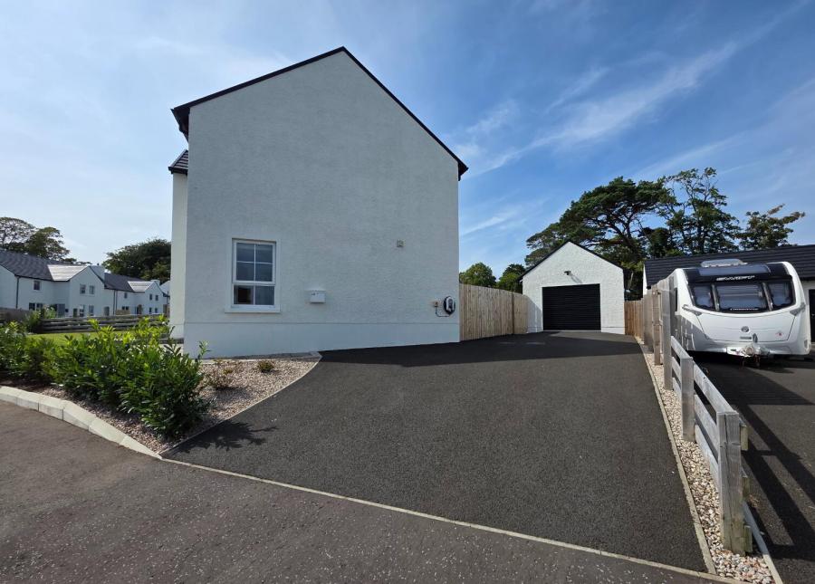 28 The Paddocks