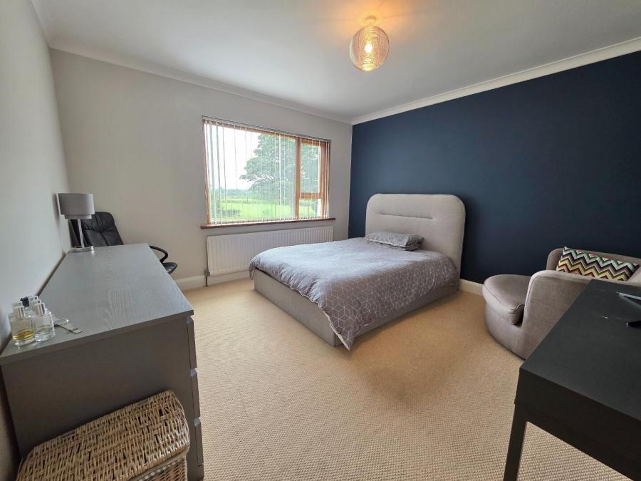'Mullaghdubh', 54 Ballykenver Road