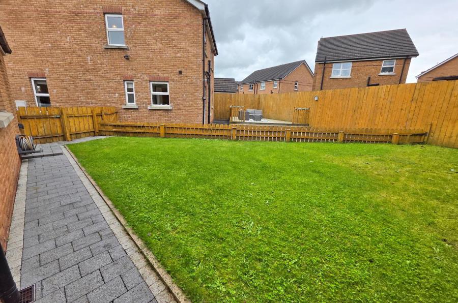25 Bann Meadows