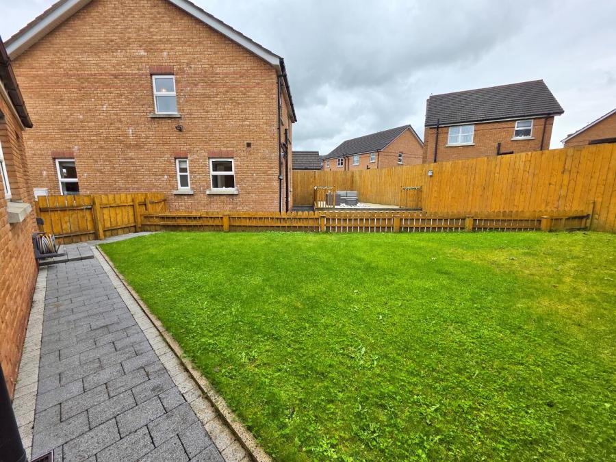 25 Bann Meadows