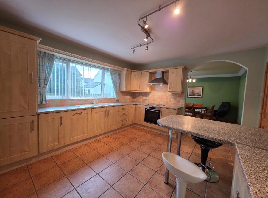 7 Knock Eden Close