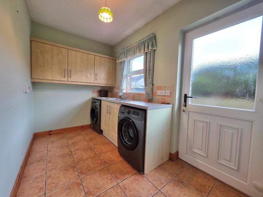 7 Knock Eden Close