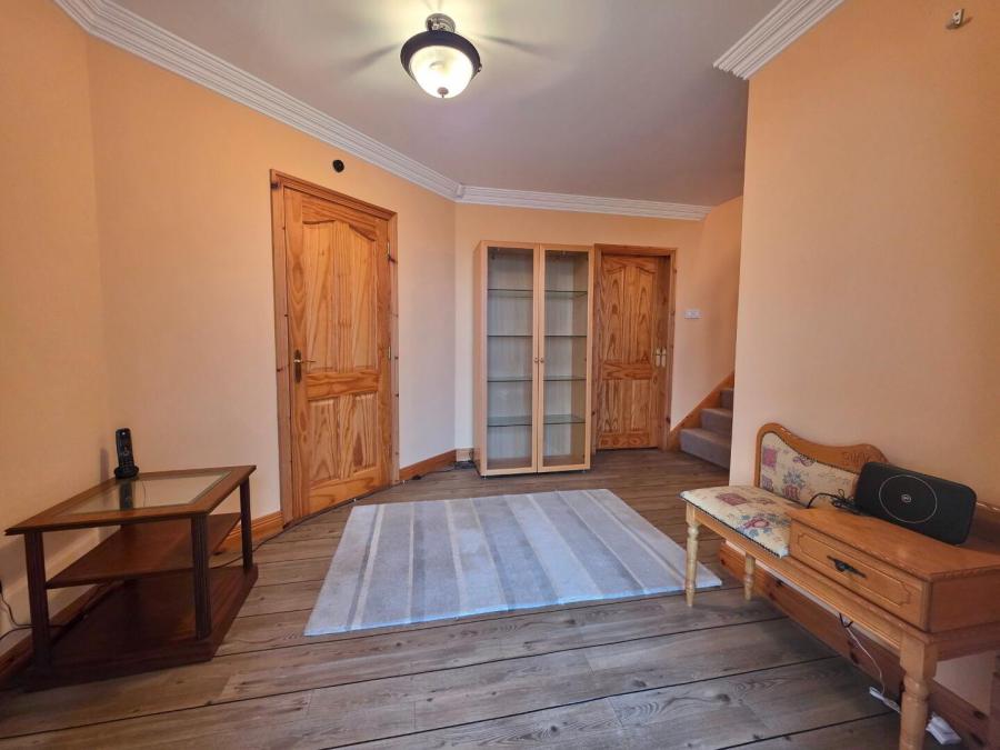 7 Knock Eden Close