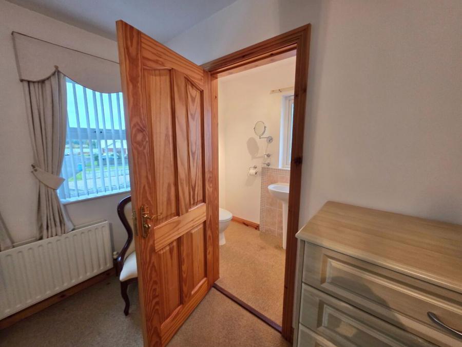 7 Knock Eden Close