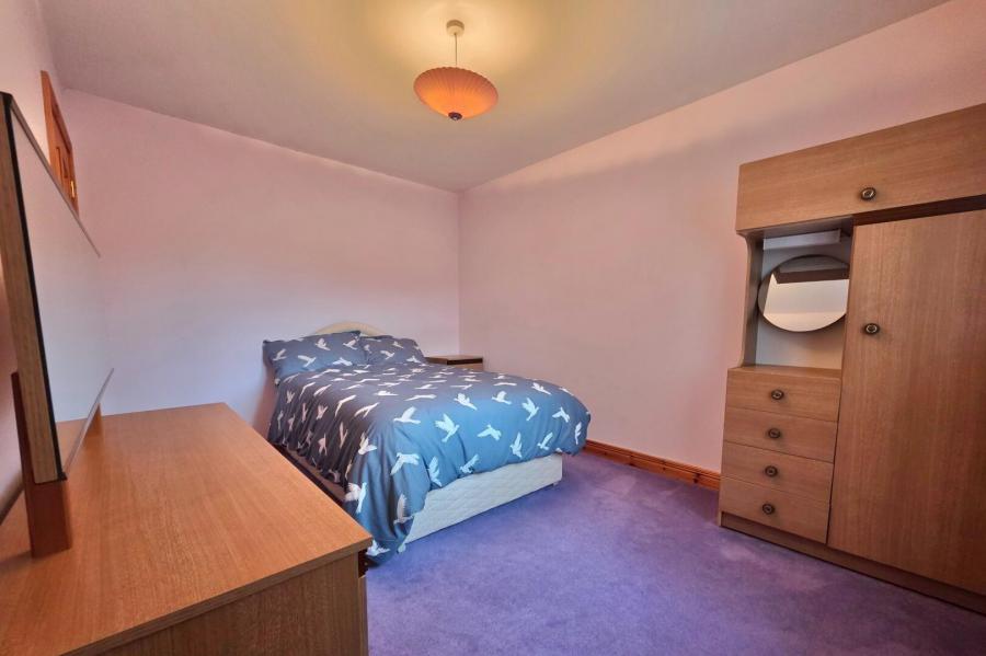 7 Knock Eden Close